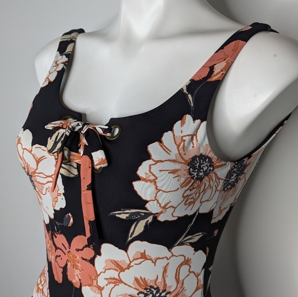 Roxy Black White Peach Floral Lace Up Low Back One Piece Swimsuit XS - Picture 2 of 10
